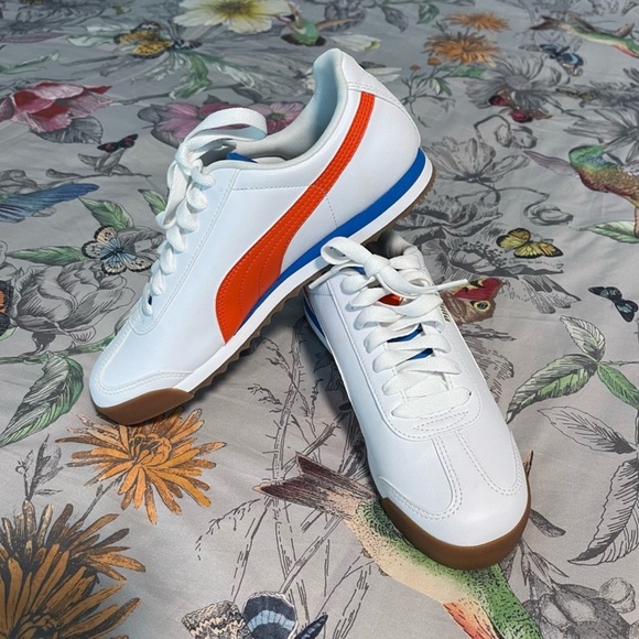 Puma Roma sneaker size 7.5 never worn or used - Picture 1 of 7